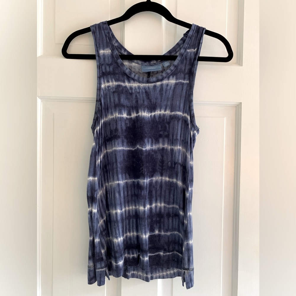 Simply Vera Wang Ladies blue & white tie dye tank top 100% Rayon Size PS